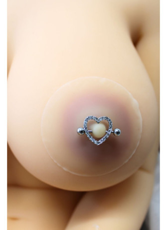 Paire de cache-tétons piercing barre coeur faux diamant peau claire - XP004C